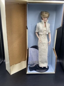 The Franklin Mint Diana Prinzessin von Wales Porträt Puppe Kunstperlen Kleid Neu im Karton - Bild 1 von 9