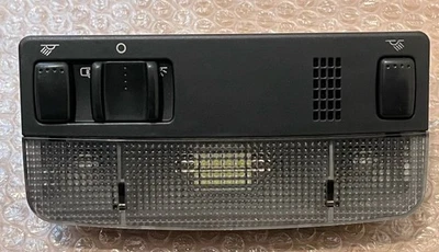 Luz interior negra probada VW Golf MK4 GTI aniversario R32 Skoda Vrs   Foto 1 de 4