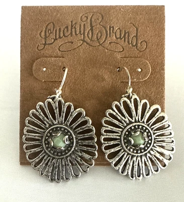 Pendientes colgantes de flores caladas tono plata Lucky Brand con piedra facetada verde nuevos con etiquetas Foto 1 de 4