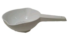 Tupperware 2 Qt. Large Colander Strainer Classic White - Bild 1 von 6