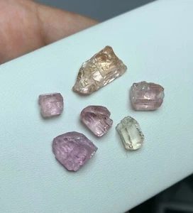 31.5ct Pink, Golden and yellow rough Topaz from Pakistan - Picture 1 of 3