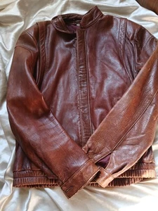 Vintage Brown and Burgundy leather jacket with front pockets and zipper - Picture 1 of 12
