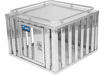 UWS DB-3636 36" x 36" x 24" Single-Door Southern Dog Box - Bright Aluminum Foto 1 de 3