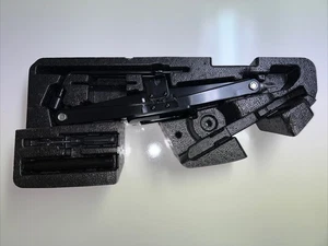 2016 2020 KIA SORENTO JACK, SPARE WHEEL TOOLS - Picture 1 of 1
