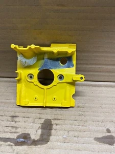 Used Back Plate from a McCulloch Pro Mac 610 Chainsaw 60cc - Imagen 1 de 3