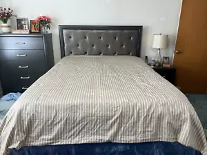 Restaurationsbeschläge Queen Bettdecke, 2 King Etuis, 2 Euro Shams Made In Italy 89x93 - Bild 1 von 13