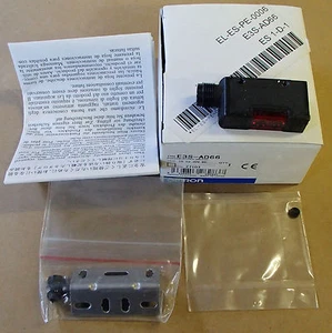 Omron E3S-AD66 Photoelectric Switch NIB / Loc. T Top - Picture 1 of 4