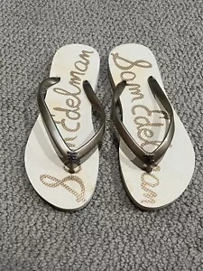 Nuevas chanclas Sam Edelman estampadas para mujer doradas talla 5,5 sandalias de goma nuevas en caja - Imagen 1 de 3