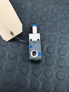 FESTO PEV-1/4-B-M12 Pressure Switch M12 PNP 10-30VDC Pneumatic USED - Picture 1 of 3