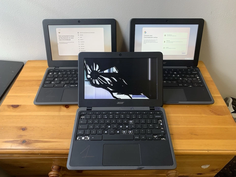 JOBLOT SPARES OR REPAIRS ACER CHROMEBOOK C733 11.6 N18Q5 1.1GHZ 4GB RAM 32GB   - Image 1 of 4