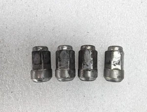 Honda VFR 750 1990-1997 Rear Wheel Lug Bolts 90307-MT4-010 - Picture 1 of 4