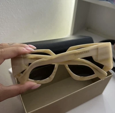 博柏利太阳眼镜 — 第 1/4 张图片