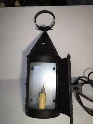 Перфорированный оловянный деревенский подсвечник для фонарей черный висячий или стоящий со свечой - Изображение 1 из 4