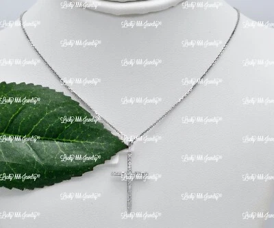 Кулон с крестом из белого золота 14 карат с натуральным бриллиантом 0,15 карата - Изображение 1 из 4