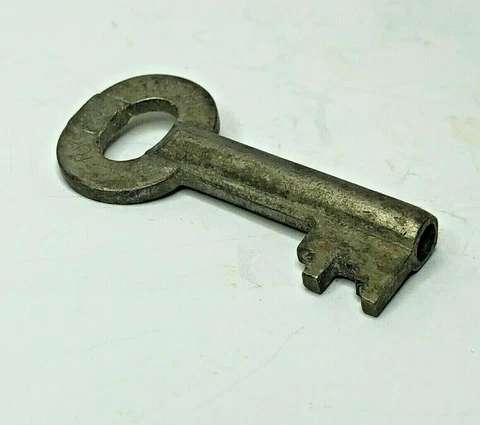 Antique Belfrey Brand cabinet or padlock key 38 mm long hollow end 5 mm Cover