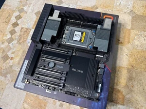 Asus Pro WS TRX50-SAGE Wifi Threadripper Motherboard - Photo 1/7