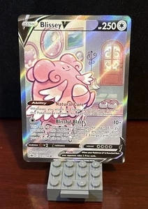 Blissey V (Alternate Full Art) 183/198 Swsh06: Sword & Shield Chilling Reign - Bild 1 von 2