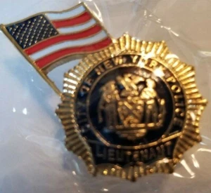 CITY OF NEW YORK LIEUTENANT W/FLAG COMMEMORATIVE PIN - Picture 1 of 1