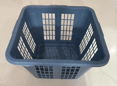 VTG 1987 Rubbermaid Square 3/4 Bushel Laundry Basket 2972 Slate Blue Made in USA - Image 1 of 4