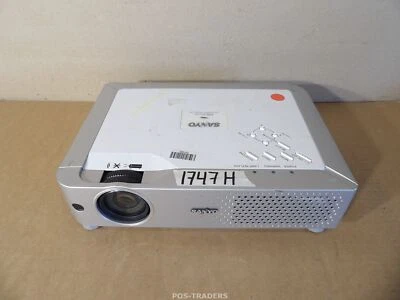 SANYO PLC-XU73 Projector Beamer XGA 3LCD 2000 Lumens - 1,747 HOURS - EXCL REMOTE - Bild 1 von 4