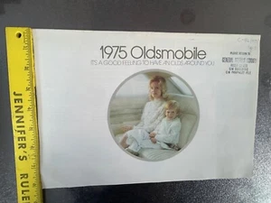 1975 Oldsmobile EXCELLENT Pre-owned Full Line Vintage Glossy Brochure Dealer GM - Picture 1 of 3