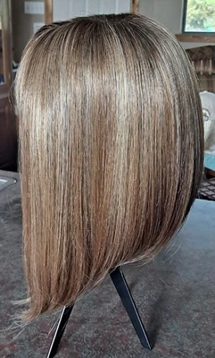 Peluca - Hermosa longitud media rubia ceniza dorada. Excelente estado. Foto 1 de 4