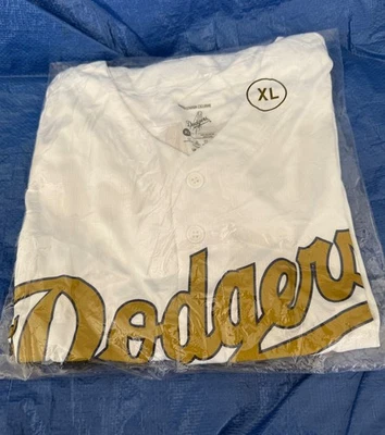 2025 Los Angeles Dodgers Freddie Freeman Gold Player Jersey SGA Size XL - Image 1 of 2