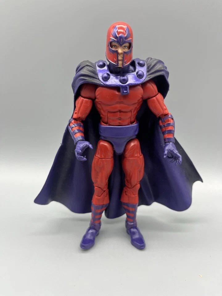 Marvel Legends X-Men MAGNETO 6" (Jubilee BAF Wave) Toys R Us Exclusivo Foto 1 de 2
