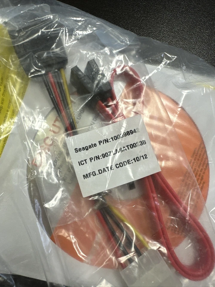 Barracuda Seagate 100398942 90ZLASAT0023B PC Hard Drive Data Cables w/ CD Guide - Image 1 of 1