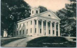 Rathaus Hinsdale, Massachusetts MA - Postkarte - Bild 1 von 2