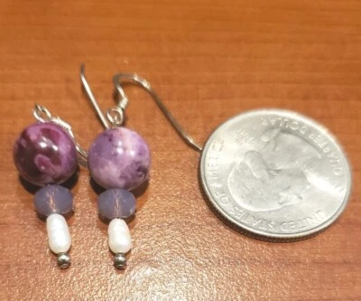 Sterling silver earrings, sugilite, freshwater pearl, purple Swarovski crystal Foto 1 de 2