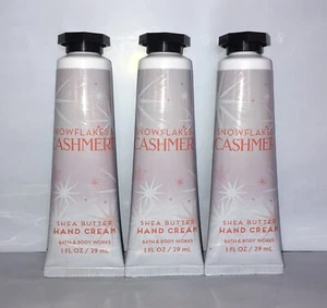 NUEVO Lote de 3 Crema de Manos Bath & Body Works COPOS DE NIEVE Y CACHEMIRA 1 OZ ¡Envío GRATIS! - Imagen 1 de 1
