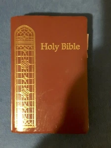 HOLY BIBLE OLD AND NEW TESTAMENT (1990) TRANSLATED OUT OF THE ORIGINAL TONGUES - Foto 1 di 9