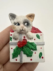 Vintage Signed Artisan Christmas Cat Kitty Brooch Pin - Picture 1 of 7
