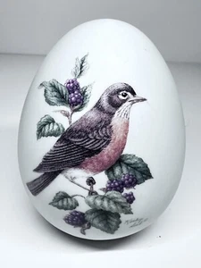 KATHY SEEK Porcelain Egg with Finch 3.5" - Picture 1 of 3