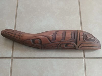 Talla en madera de las Primeras Naciones "Transformación de sello, ballena y águila" por Charles George Foto 1 de 4