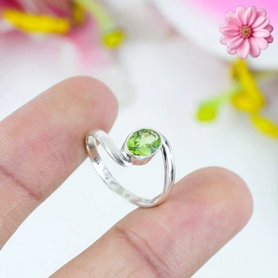 Peridot Gemstone 925 Sterling Silver Ring Handmade Jewelry Gift For Valentine - Image 1 of 2