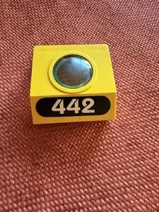 LEGO Yellow Panel 4x3x3 Porthole White 442 Sticker Ref 30080pb01 Set 6442  - Picture 1 of 7