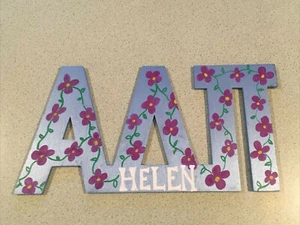 Letrero de hermandad Alpha Delta Pi sobre madera, 8x15,5 pulgadas, flores pintadas - Imagen 1 de 2