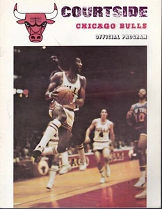 Chicago Bulls vs Philadelphia 76er's 1972 basketball program - Picture 1 of 3