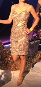 EMERALD SUNDAE Damen Sequence Gold Rose Rosa Mini Cocktail Body Con Kleid M - Bild 1 von 5