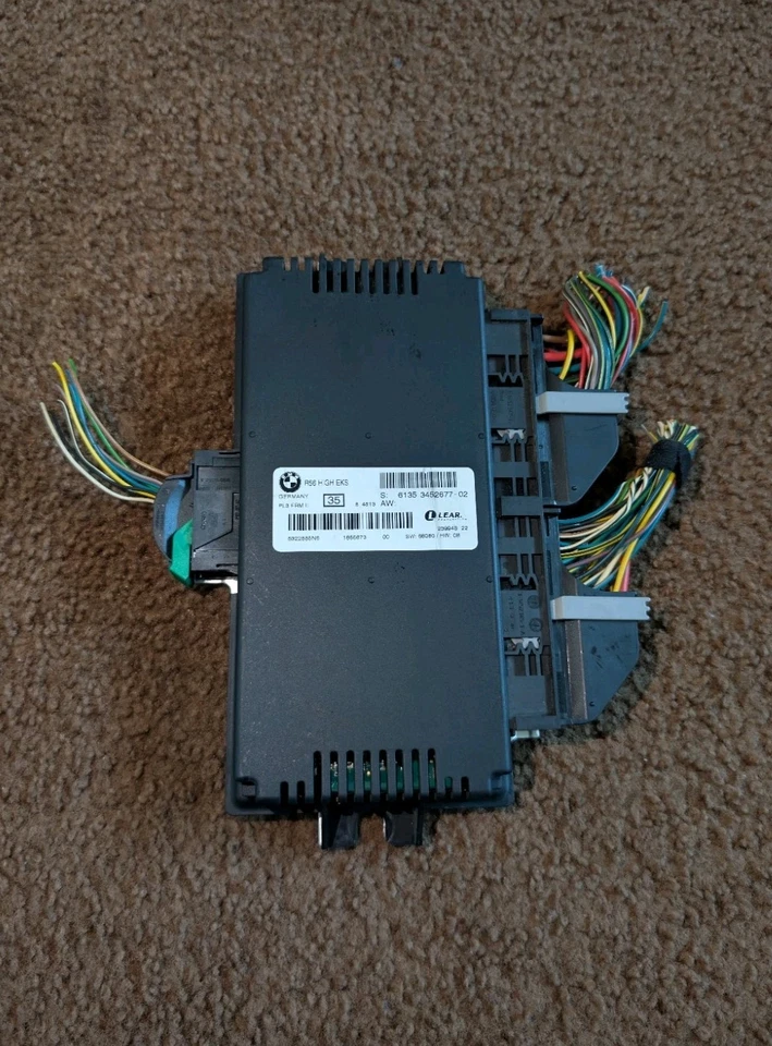 2008 2009 2010 MINI COOPER R56 FOOTWELL BODY CONTROL MODULE 61353452677-02 OEM - Image 1 of 4