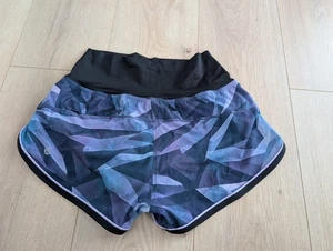 Lululemon Drop It Low Workout Shorts Pretty Prism Black Purple Size 4 - Picture 1 of 15