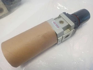 Filtro de aire apilable ROTONAIR AW4000-04DM STC - 1/2" NPT - Regulador de drenaje/metal - Imagen 1 de 7