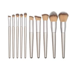 Set di pennelli da trucco 10 pezzi leggeri kit di pennelli cosmetici portatili - Foto 1 di 12