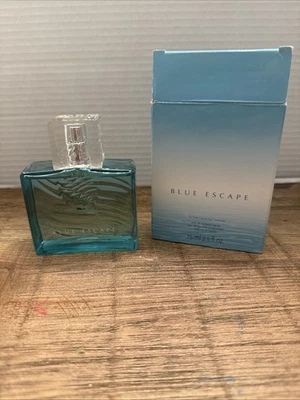 AVON BLUE ESCAPE MEN EAU DE TOILETTE, NIEBLA FRESCA DEL OCÉANO, MADERA A LA DERIVA, ALMIZCLE, RETIRADO Foto 1 de 4