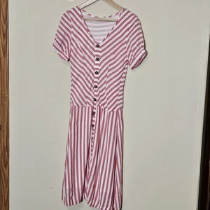 Vestido midi a rayas rosa Altar'd State talla pequeña puño abotonado manga corta - Imagen 1 de 7