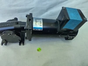 LEESON CM34D25NZ12C PERMANENT MAGNET DC GEARMOTOR VOLTS 90 HP 1/4 RPM 125 TORQ90 - Picture 1 of 10