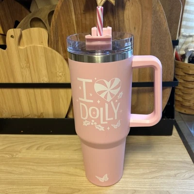 Dolly Parton Raro Rosa 40 OZ Vaso de Navidad con Pajita de Menta Foto 1 de 4