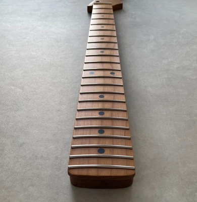 Gerösteter Ahorn Hals für Strat / SS Bünde / Nitro / Nachricht für Fotos - Bild 1 von 4